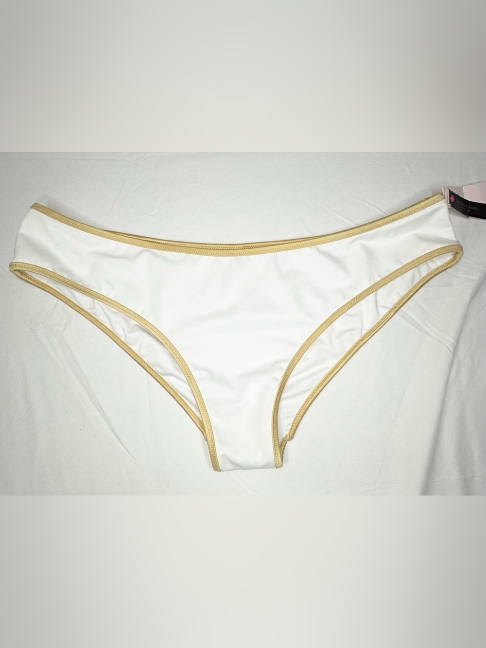 XL Victoria's Secret Como
Itsy Swimwear Bottom
Color White with Gold Trim